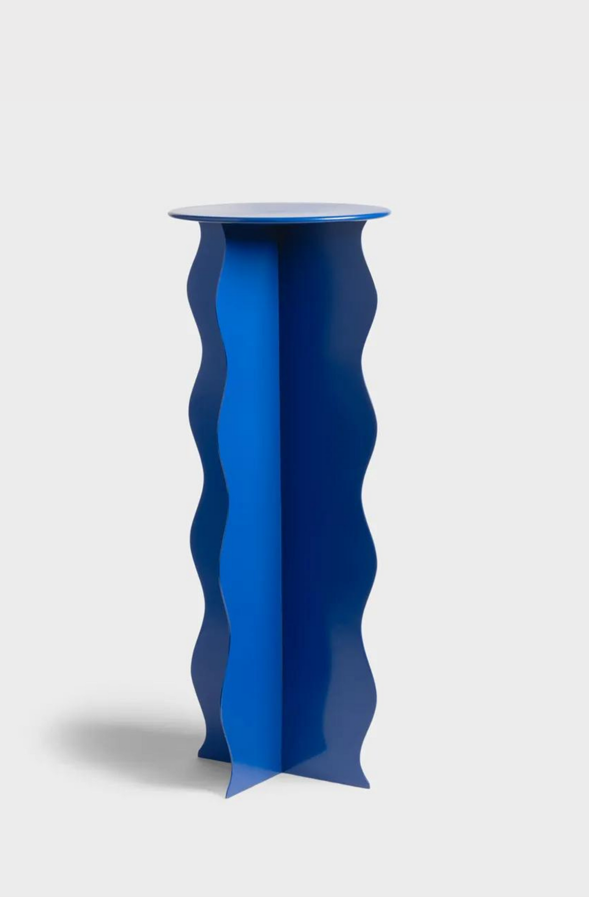 Table wobbly blue